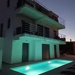 Palace Deluxe