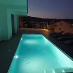 Palace Deluxe Apartment *