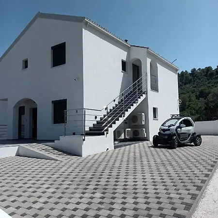 Palace Deluxe Apartment