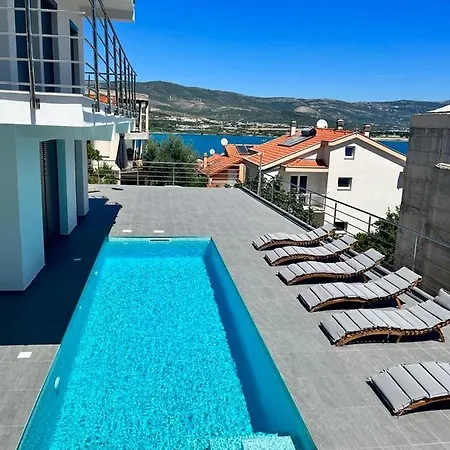 Palace Deluxe Apartment